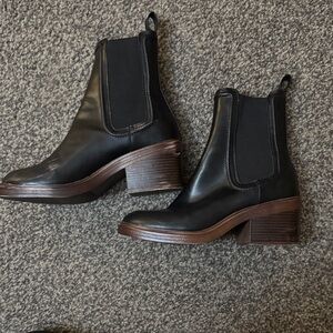 Steve Madden Black Leather Ankle Booties